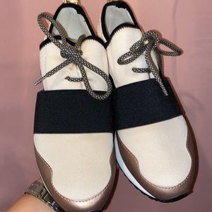Aldo Sneaker with open side